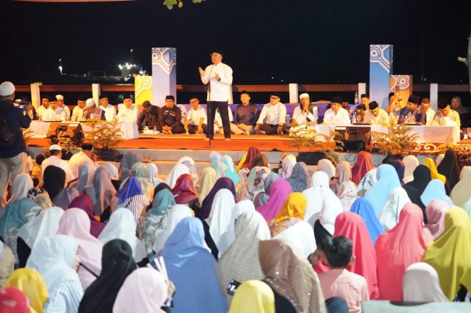
 Pemerintah Kota Ternate, Memperingati Maulid Nabi Besar Muhammad SAW 1445 Hijriah/2023 Masehi, yang dipusatkan di area Taman Nukila Kamis, (5/10/2023) malam Jumat. 